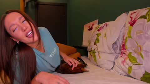 Snapshot of awgustina_sweetheart22 chatting on January 5, 1:47 pm Awgustina online show from January 5, 1:47 pm