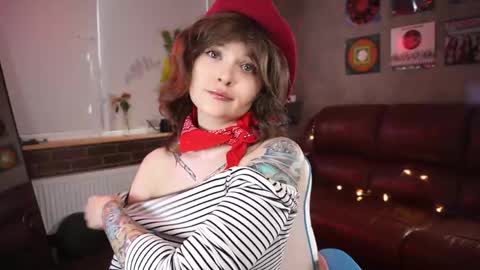 Alice online show from March 28, 1:33 pm