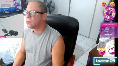 Snapshot of axel264 chatting on February 27, 10:15 am Alex online show from February 27, 10:15 am