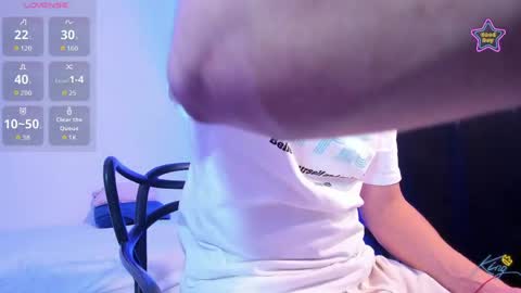 axel__fierro online show from April 5, 8:06 pm