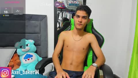 Axel online show from December 12, 9:15 pm