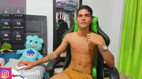 Axel online show from December 18, 11:30 pm