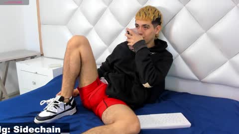 Snapshot of axel_cifer chatting on January 4, 12:59 pm Axel cifer online show from January 4, 12:59 pm