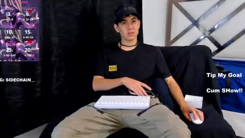 Snapshot of axel_cifer chatting on March 8, 10:34 pm Axel cifer online show from March 8, 10:34 pm