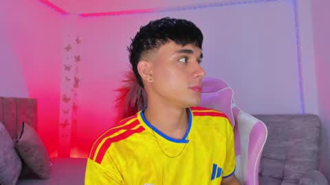 AXEL online show from May 26, 11:17 am
