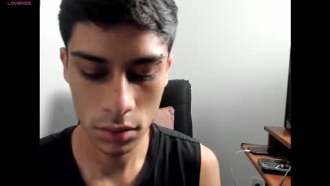 axel davis  online show from December 1, 9:14 am