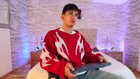 Snapshot of axel_draven chatting on June 23, 12:25 pm axel_draven online show from June 23, 12:25 pm