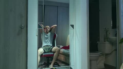 Axel Fairchaild online show from December 17, 12:44 pm