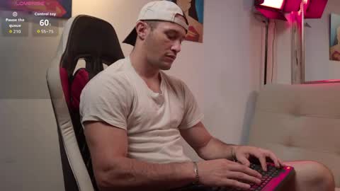 Snapshot of axel_fairchaild chatting on May 31, 11:39 am Axel Fairchaild online show from May 31, 11:39 am