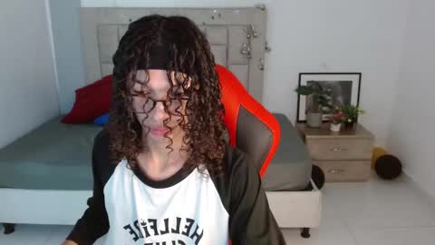 Axel online show from January 8, 11:51 pm