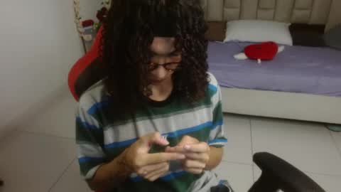 Axel online show from May 13, 12:41 am