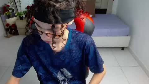 Axel online show from May 23, 1:33 am