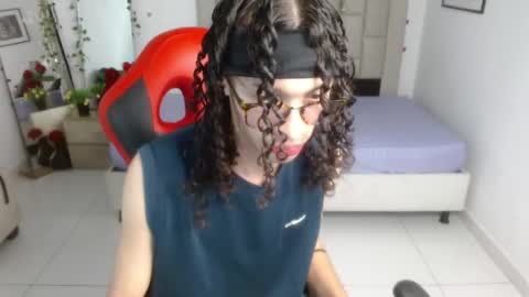 Axel online show from May 24, 1:10 am