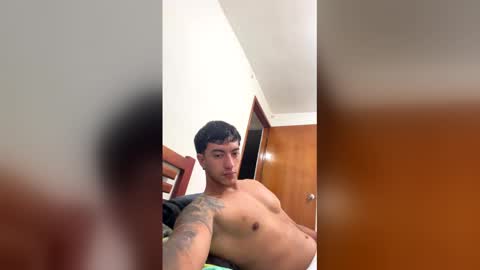 axel_hendrick online show from February 25, 3:27 am