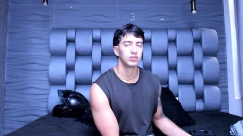 axel_hendrick online show from March 12, 12:11 pm