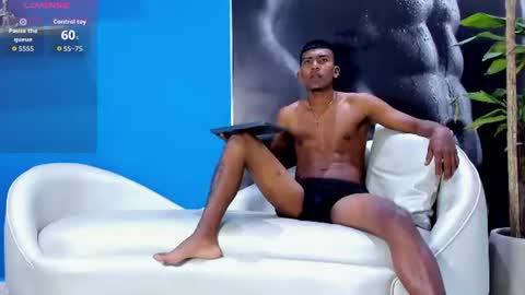 Snapshot of axel_hunter1 chatting on June 20, 8:11 pm axel_hunter1 online show from June 20, 8:11 pm