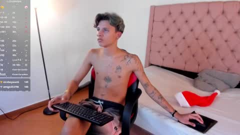 Axel online show from December 9, 5:52 pm