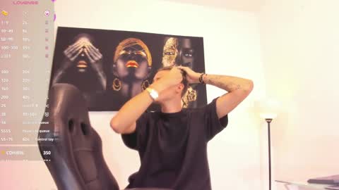 Axel online show from December 13, 11:55 am