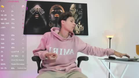 Axel online show from December 15, 11:34 am