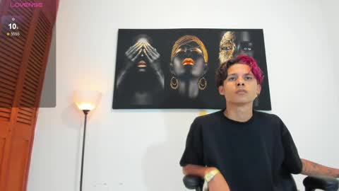 Axel online show from January 19, 11:45 am