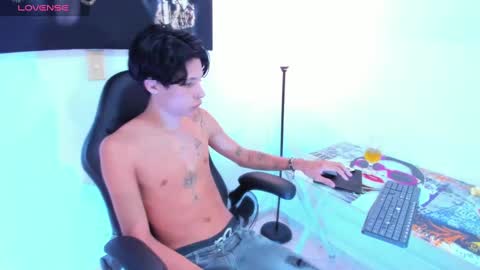 Axel online show from February 2, 11:51 am