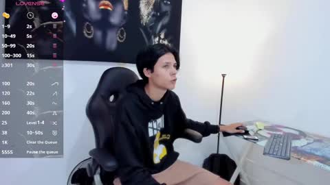 Axel online show from February 12, 11:18 am