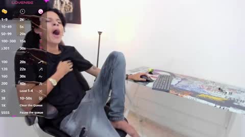 Axel online show from February 17, 11:34 am