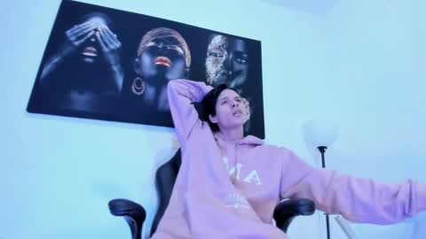 Axel online show from February 22, 11:57 am