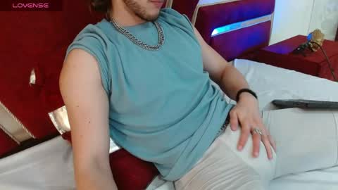 Axel  online show from May 16, 12:40 am