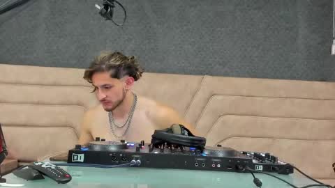 Axel  online show from May 27, 12:51 am