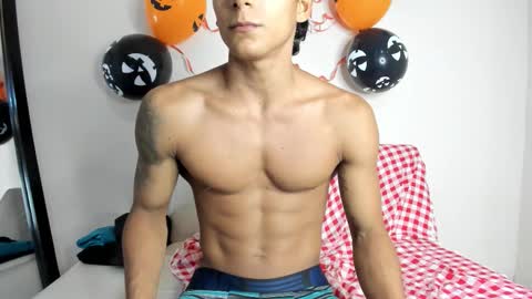 Snapshot of axel_rosse2 chatting on October 23, 10:08 pm axel_rosse2 online show from October 23, 10:08 pm