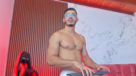 Snapshot of axel_stein2 chatting on December 19, 10:02 am Axel online show from December 19, 10:02 am