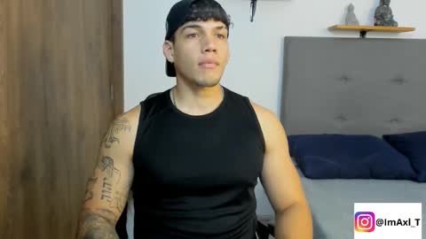 INDEPENDENT MODEL  online show from November 26, 9:16 pm