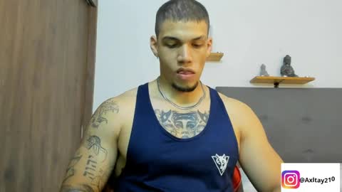 INDEPENDENT MODEL  online show from May 20, 11:11 pm