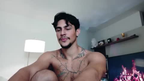 Snapshot of axelblack7 chatting on May 15, 8:32 am axelblack7 online show from May 15, 8:32 am