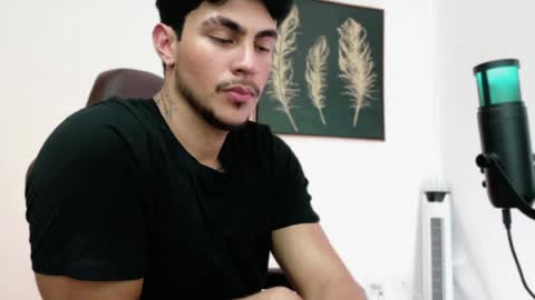 Snapshot of axelblack7 chatting on June 26, 10:36 pm axelblack7 online show from June 26, 10:36 pm
