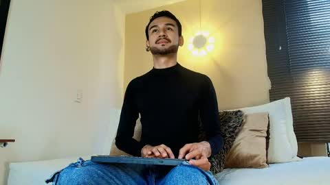 Snapshot of axelclark_s chatting on May 26, 4:58 pm Axel Clark online show from May 26, 4:58 pm