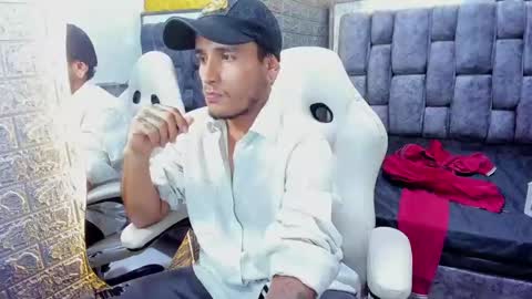 Axell Cross2 online show from February 8, 7:16 pm