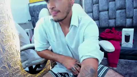 Axell Cross2 online show from February 8, 11:02 pm