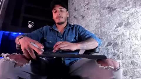 Axell Cross2 online show from November 3, 6:42 pm