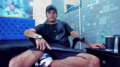 Axell Cross2 online show from March 20, 9:30 pm