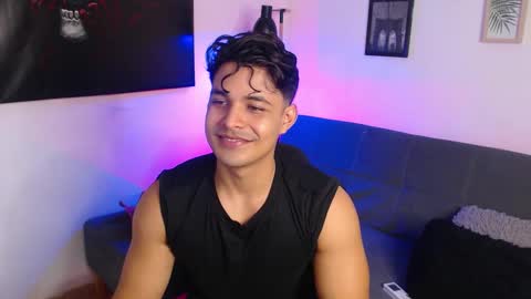 Snapshot of axell_dior chatting on September 15, 8:20 pm axell online show from September 15, 8:20 pm