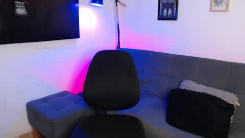 axell online show from April 8, 2:00 am