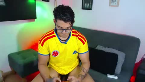axell online show from July 4, 1:23 am