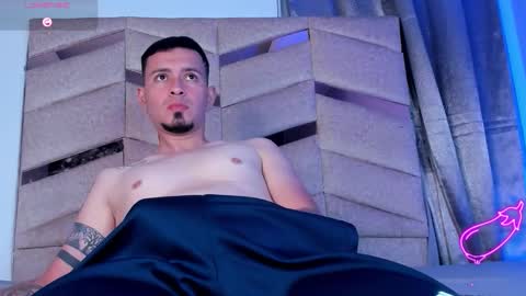 Snapshot of axelnoiir_ chatting on March 4, 7:20 pm axelnoiir_ online show from March 4, 7:20 pm