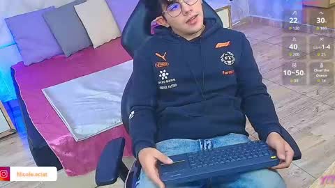 Snapshot of axelnoir_tay chatting on May 23, 4:33 pm axelnoir_tay online show from May 23, 4:33 pm