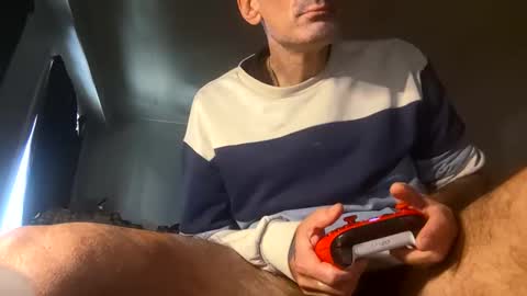 Snapshot of axion13 chatting on November 10, 11:31 am axion13 online show from November 10, 11:31 am