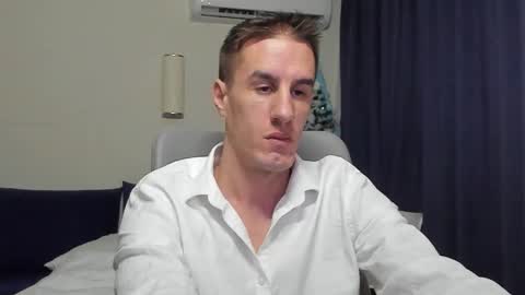 Axl online show from January 7, 12:24 am