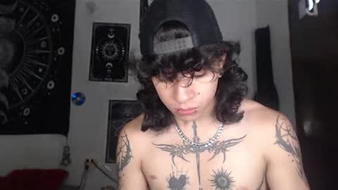 Snapshot of axl_kush_ chatting on December 1, 6:02 pm Axel Kush online show from December 1, 6:02 pm