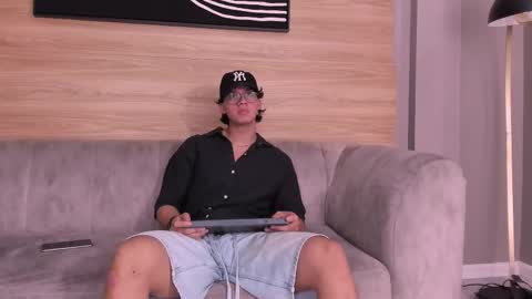 Axxel online show from March 30, 9:05 pm